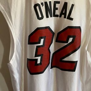 Throw back O’Neal jersey
